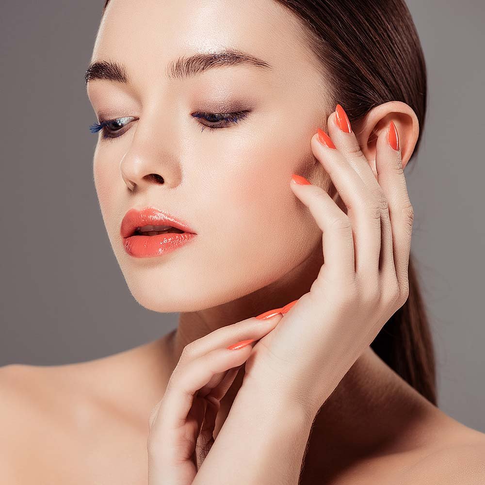 Model with clean makeup and nails